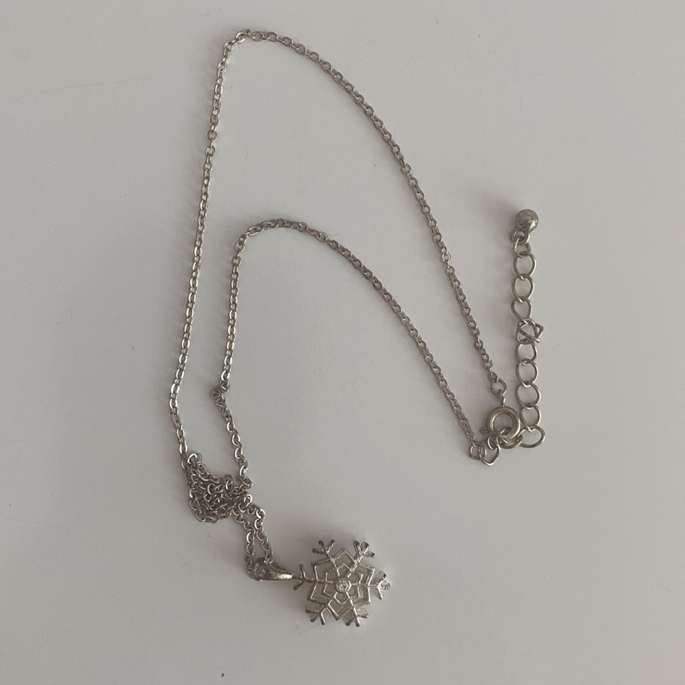 Snowflake necklace - Picture 6 of 6